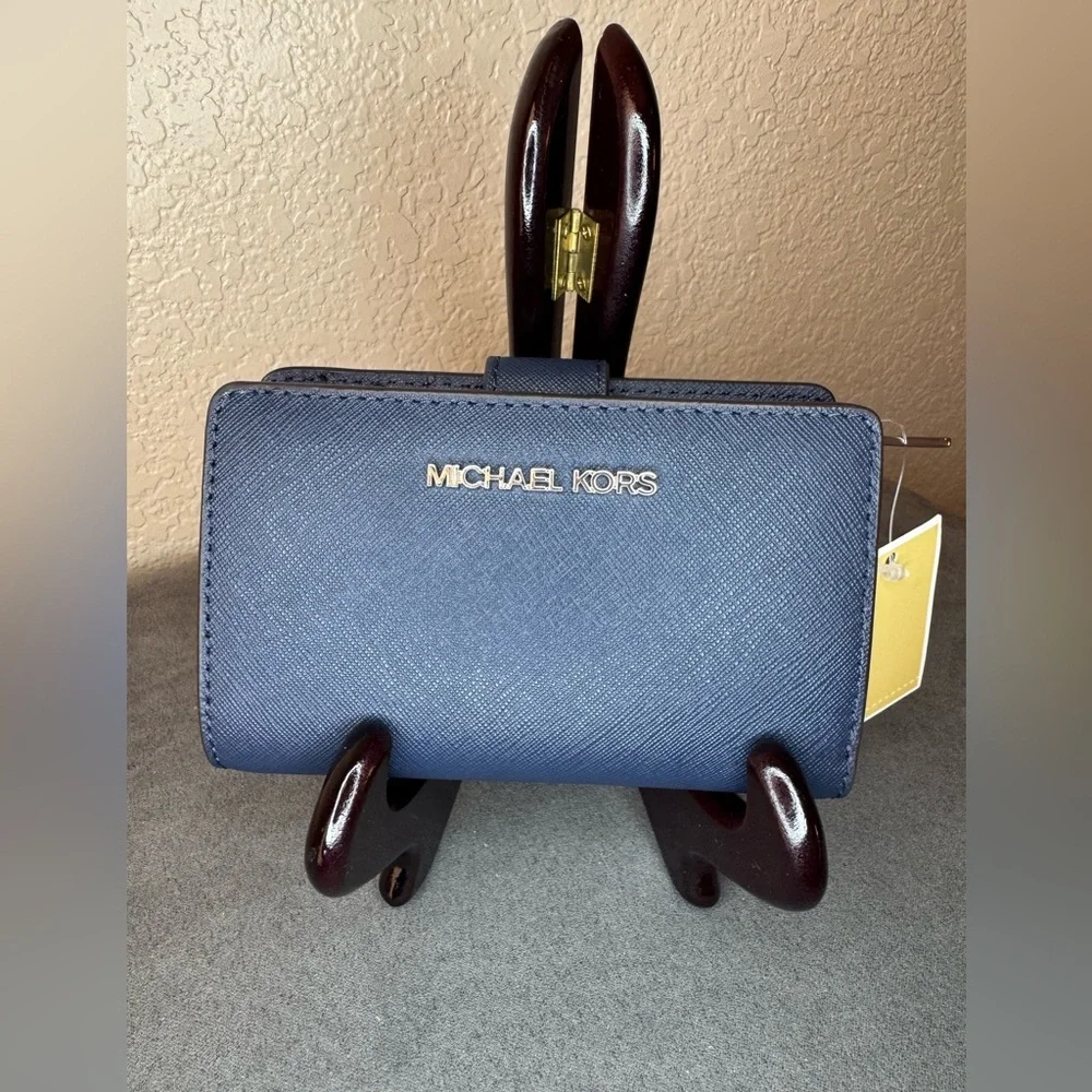 Michael Michael Kors Jet Set Travel Navy Leather Zip Wallet | NWT - Picture 2 of 13